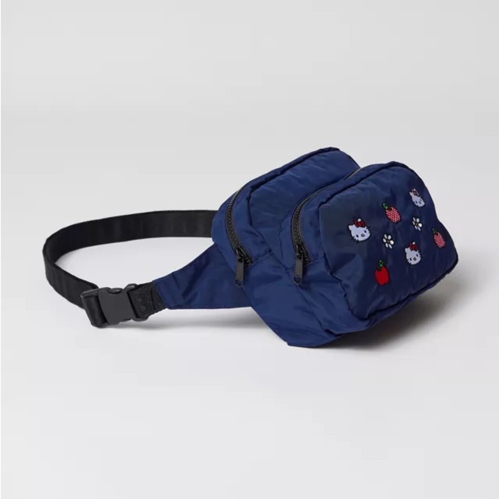 BAGGU • Embroidered Hello Kitty Apple Fanny Pack - Picture 4 of 6